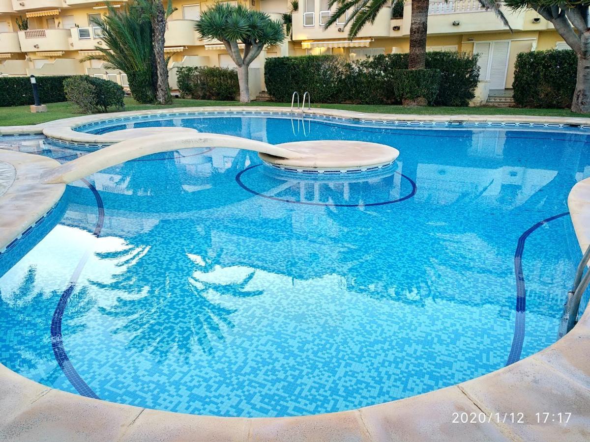 Estupendo Apartamento En Primera Linea De Playa Y Con Vistas Al Mar Денія Екстер'єр фото