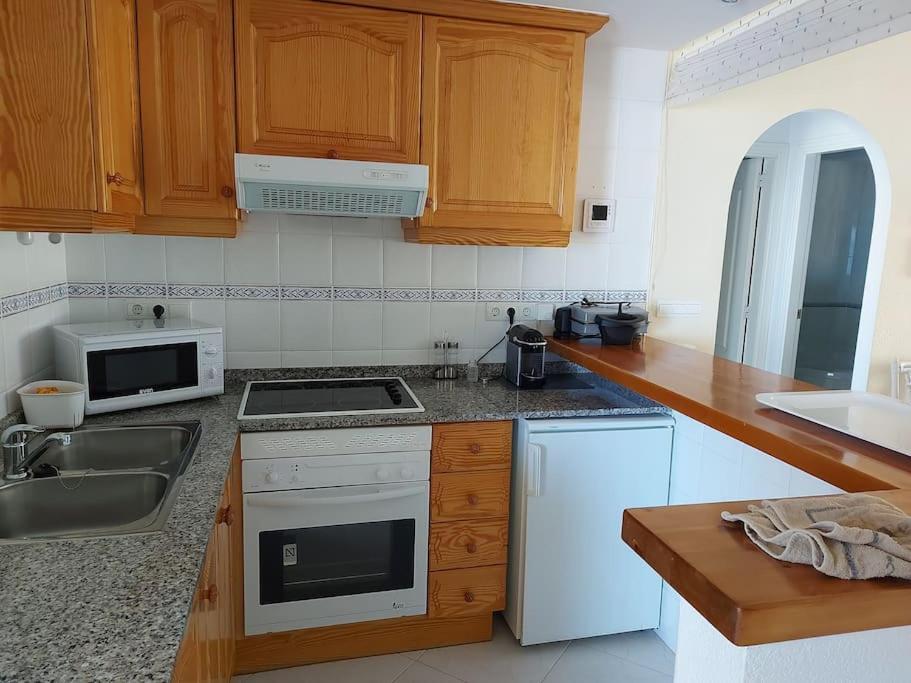Estupendo Apartamento En Primera Linea De Playa Y Con Vistas Al Mar Денія Екстер'єр фото